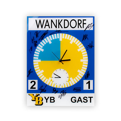 YB Wankdorf Uhr von Spieler der 1. Mannschaft signiert